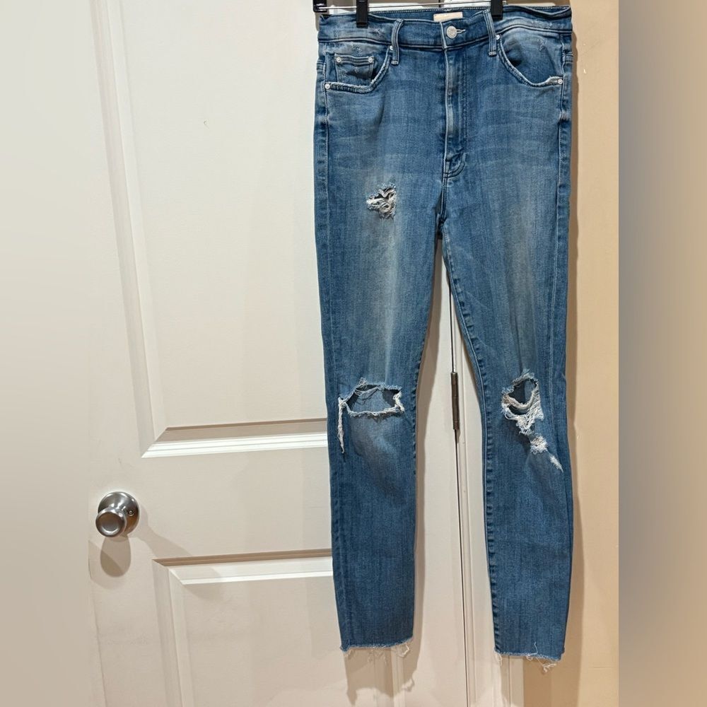 MOTHER The Swooner Ankle Fray Distressed Skinny Jeans in Blue